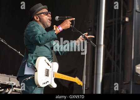 Chicago, Illinois, USA. 16 Sep, 2016. LYNVAL GOLDING des promotions effectue live au Douglas Park pendant Riot Fest à Chicago, Illinois Crédit : Daniel DeSlover/ZUMA/Alamy Fil Live News Banque D'Images