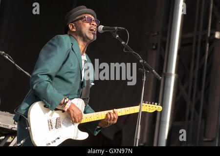 Chicago, Illinois, USA. 16 Sep, 2016. LYNVAL GOLDING des promotions effectue live au Douglas Park pendant Riot Fest à Chicago, Illinois Crédit : Daniel DeSlover/ZUMA/Alamy Fil Live News Banque D'Images