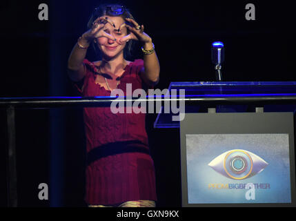 Cologne, Allemagne. 16 Sep, 2016. Cathy modèle vu au cours de la Lugner television show 'Big Brother' Promi par radiodiffuseur commercial SAT1 à Cologne, Allemagne, 16 septembre 2016. Photo : Henning Kaiser/dpa/Alamy Live News Banque D'Images