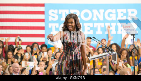 Fairfax, Virginie, le 16 septembre 2016, USA : La Première Dame Michelle Obama apparaît lors d'un rassemblement sur le campus de l'Université George Mason à Fairfax, VA. Patsy Lynch/MediaPunch Banque D'Images