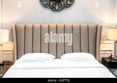 L'intérieur de chambre à coucher luxueuse en chambre ou hôtel avec lampe.chambres l'intérieur concept. Banque D'Images