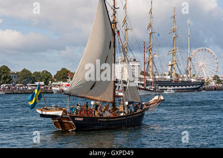 Les bateaux de passage à la Hanse Sail 2016 à Rostock Warnemünde , Allemagne. Banque D'Images