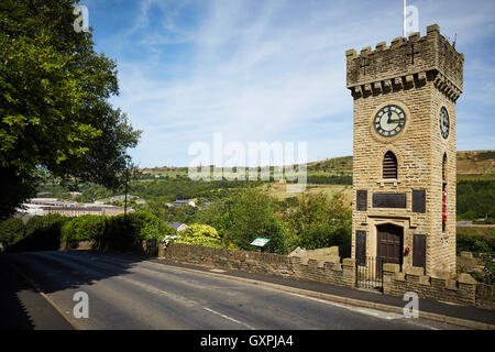 Tour de l'horloge de Stockbridge War Memorial Memorial 1923 La Grande Guerre WW1 guerre mondiale WW2 Clock Tower Gardens Stocksbridge Valley Banque D'Images