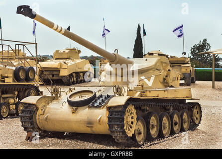 Collection de vieux tanks et des véhicules blindés en Israël Banque D'Images