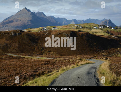 La route de Glasnakille à Elgol sur l'île de Skye. Banque D'Images