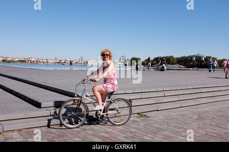 Randonnée à vélo autour de la ville Française de Bordeaux Aquitaine France Europe Banque D'Images