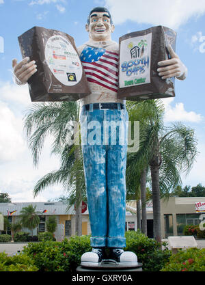 Big John statue géante dans un supermarché à Cape Coral Florida Banque D'Images