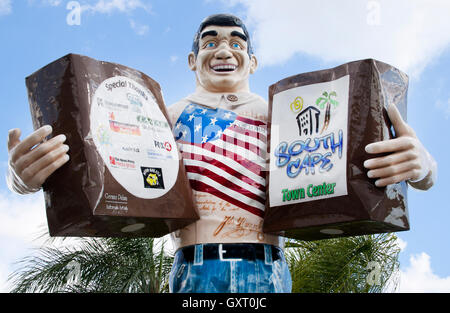 Big John statue géante dans un supermarché à Cape Coral Florida Banque D'Images