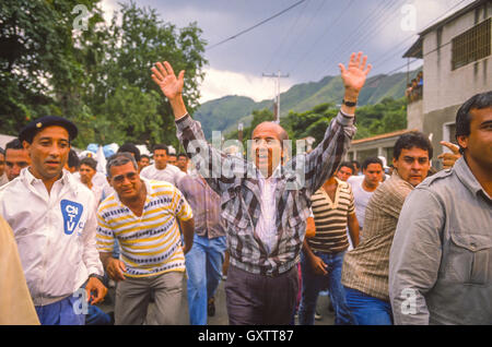 Caracas, Venezuela - candidate présidentielle Carlos Andres Perez faire campagne. Octobre 1988 Banque D'Images