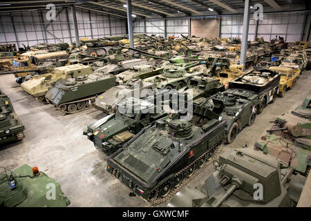 L'intérieur du véhicule au Centre de Conservation de la Tank Museum Bovington Wareham UK Banque D'Images