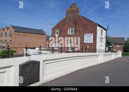 Le Pont de Londres,a49,Stockton Heath,Village Warrington, Cheshire, Angleterre Banque D'Images