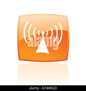 Radio bouton orange brillant en isolé sur fond blanc Banque D'Images