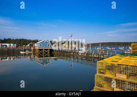 Ferme de crabe et le crabe cages sur la péninsule de Saint George, Maine, États-Unis Banque D'Images