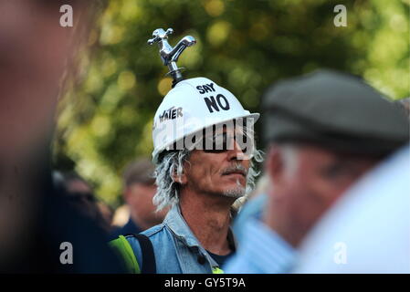 Des manifestants à St Stephen's Green pendant la guerre contre le prix de l'eau mars à Dublin, Irlande. Banque D'Images