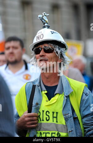 Des manifestants à St Stephen's Green pendant la guerre contre le prix de l'eau mars à Dublin, Irlande. Banque D'Images