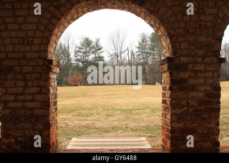 Vue à l'arcade à Thomas Jefferson's Poplar Forest retreat in Forest, Virginia Banque D'Images