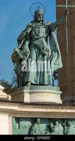 Stephen I de Hongrie, rue King Stephen reçoit la couronne d'un émissaire du Pape. Banque D'Images