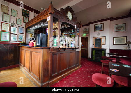 Le bar dans le gros chat public house dans le district de Kelham Island ville de Sheffield, South Yorkshire, Angleterre Royaume-uni - 2016 Banque D'Images