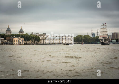 Les grands voiliers sur la Tamise à Londres, Angleterre, RU Banque D'Images