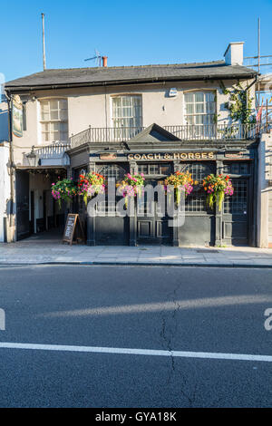 Le Coach and Horses public house dans Barnes, SW London, UK Banque D'Images