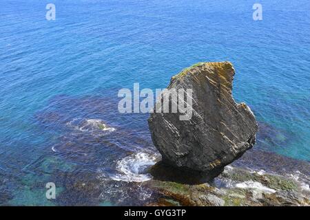 Rock fomation dans la mer, sentier Skerwink Banque D'Images