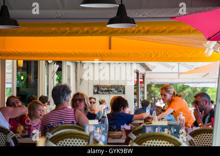 Restaurant à port Boyardville, Charente-Maritime, Fouras, France, Europe Banque D'Images