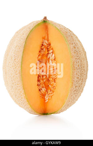 Melon cantaloup coupé sur blanc, chemin de détourage Banque D'Images