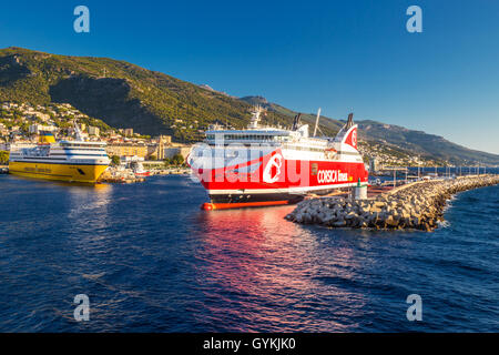 Corse Ferry terminal dans le port de Bastia, France, Europe Banque D'Images