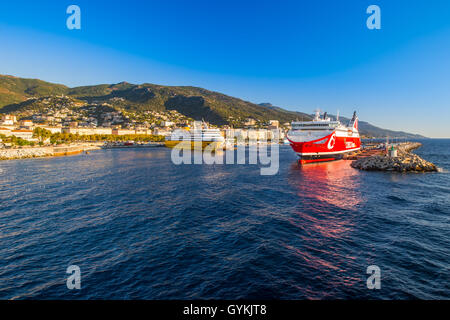 Corse Ferry terminal dans le port de Bastia, France, Europe Banque D'Images