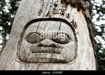 Signe, le territoire du clan du Corbeau, la sculpture d'arbres, les Indiens Tlingit, Juneau, Alaska du Sud-Est. Le mont Roberts. Trekking du Mt Rob Banque D'Images