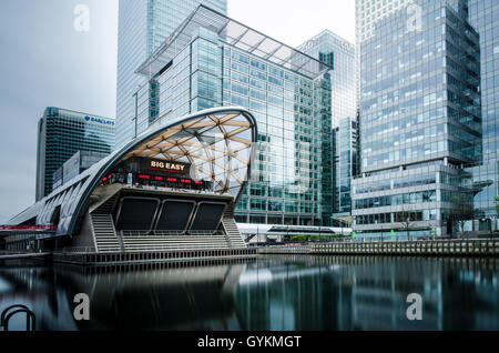 La station Canary Wharf traverse Banque D'Images