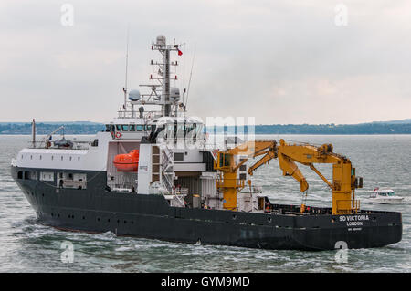 La Serco Services maritimes (Marine marchande) Navire de soutien Global MOD habités Victoria SD au départ Portsmouth, Royaume-Uni le 18 septembre 2016. Banque D'Images