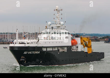 La Serco Services maritimes (Marine marchande) MOD habités de navire de soutien global au départ de Victoria SD Portsmouth, Royaume-Uni le 18 septembre 2016. Banque D'Images