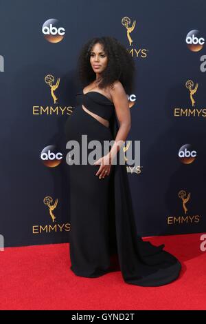 Los Angeles, CA, USA. 18 Sep, 2016. Kerry Washington au niveau des arrivées pour la 68e Primetime Emmy Awards annuels 2016 - Arrivées 1, Microsoft Theatre, Los Angeles, CA Septembre 18, 2016. Credit : Priscilla Grant/Everett Collection/Alamy Live News Banque D'Images