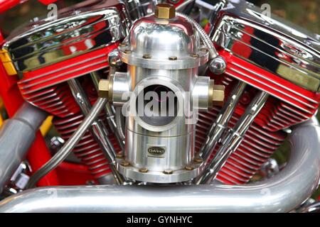 Siek, Allemagne. 18 Sep, 2016. Un feu Orange County Choppers OCC Bike pourrait être vu à la station de pompiers à Siek. La Harley Davidson a été construit 2003 pour honorer les 343 soldats du feu qui ont perdu leur vie au cours de la des mesures de sauvetage des attaques terroristes du 11 septembre 2001 au World Trade Center de New York. Dans le monde d'utilisation | © dpa/Alamy Live News Banque D'Images