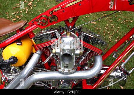 Siek, Allemagne. 18 Sep, 2016. Un feu Orange County Choppers OCC Bike pourrait être vu à la station de pompiers à Siek. La Harley Davidson a été construit 2003 pour honorer les 343 soldats du feu qui ont perdu leur vie au cours de la des mesures de sauvetage des attaques terroristes du 11 septembre 2001 au World Trade Center de New York. Dans le monde d'utilisation | © dpa/Alamy Live News Banque D'Images