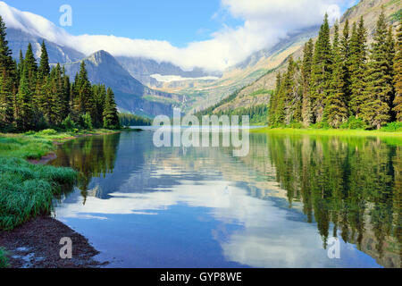 Alpine Lake Josephine sur le Grinnell Glacier dans le parc national des Glaciers en été Banque D'Images