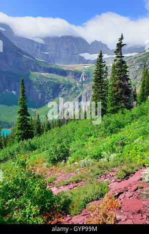 Sur le paysage de haute montagne Grinnell Glacier dans le Glacier National Park, Montana en été Banque D'Images