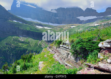 Sur le paysage de haute montagne Grinnell Glacier dans le Glacier National Park, Montana en été Banque D'Images