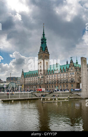 L'Hôtel de ville et de l'Alster, Hamburg, Allemagne Banque D'Images