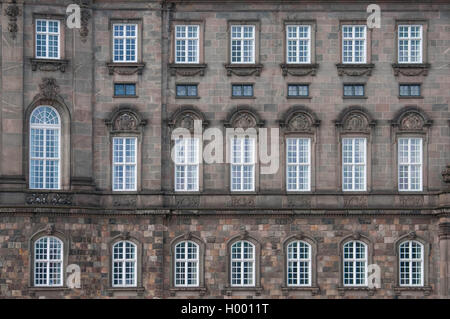 Windows sur façade du château Banque D'Images