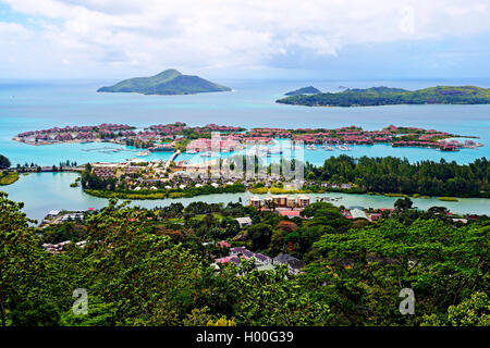 Avis sur l'Eden artificiel en face de l'île de Mahe, Seychelles, Mahe Banque D'Images