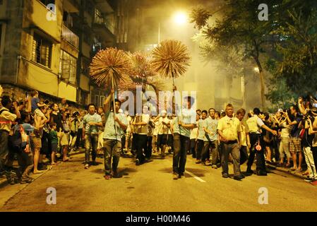 Hong Kong, le 16 septembre 2016. Le Sapin annuel Tai Hang Danse du dragon a lieu à Hong Kong. Banque D'Images