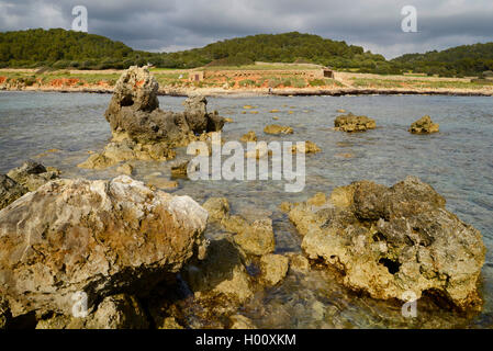 Vue de l'Escull de Binicodrell petit sur la côte de Minorque, Espagne, Baléares, Minorque, Escull de Binicodrell Petit Banque D'Images