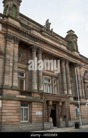 Wirral magistrates court birkenhead Merseyside UK Banque D'Images