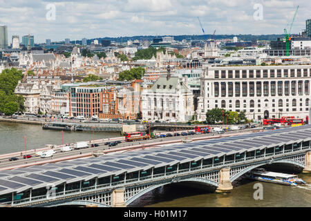 L'Angleterre, Londres, Blackfriars Bridge et Victoria Embankment Banque D'Images