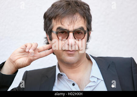 Atom Egoyan, directeur vu au cours de festival en Italie en juillet 2016 Banque D'Images