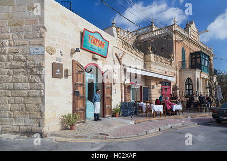 MARSAXLOKK, MALTE - 11 janvier 2015 : Terrone terrasse du restaurant. Banque D'Images