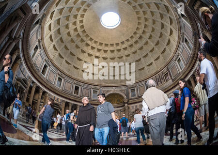 Rome. L'Italie. Le Panthéon. Banque D'Images