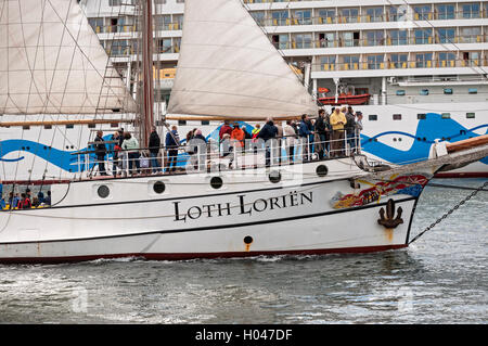 Les bateaux de passage à la Hanse Sail 2016 à Rostock Warnemünde , Allemagne. Banque D'Images